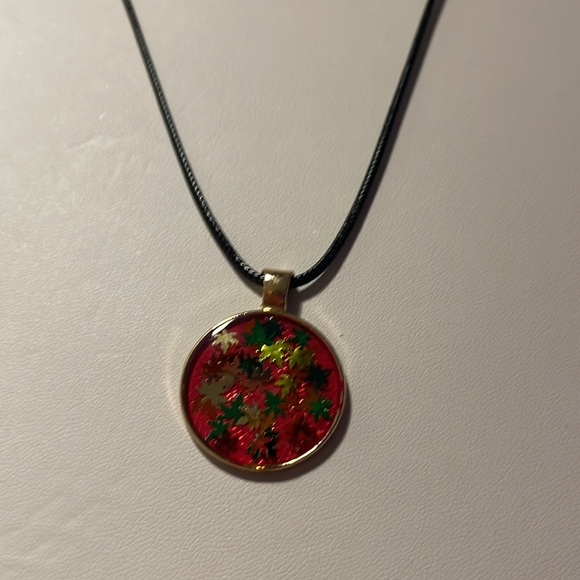 Necklaces - Picture 3 of 4